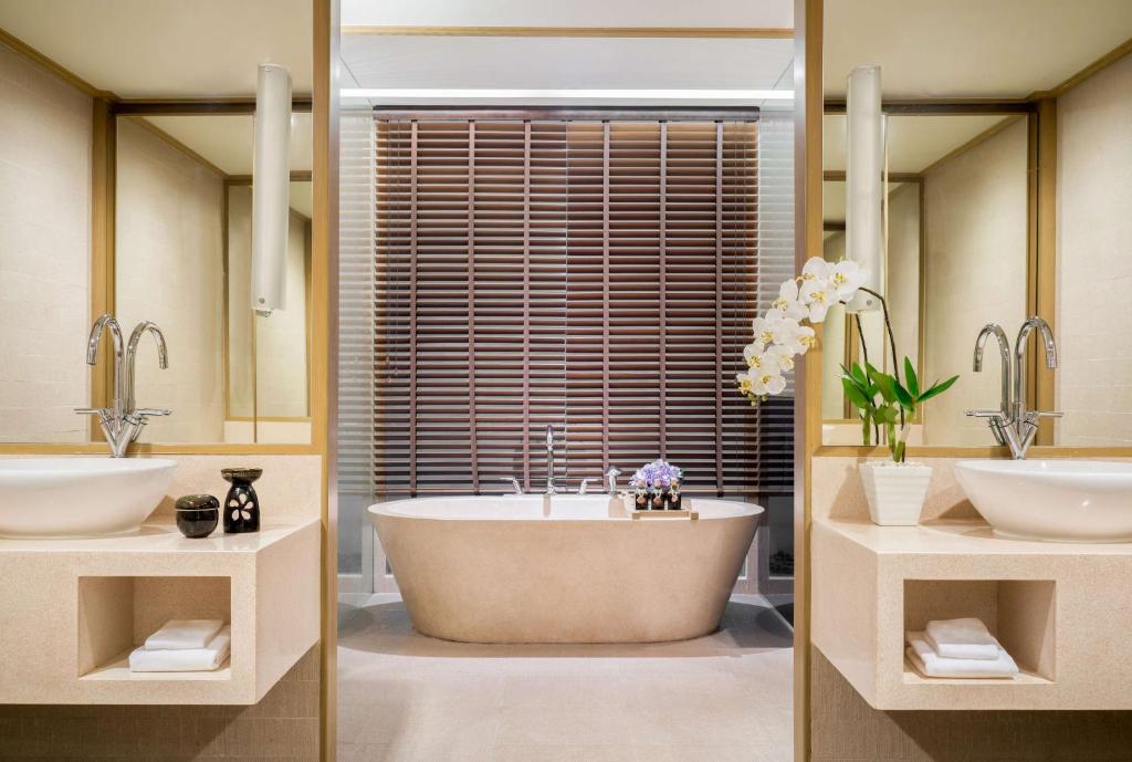 Bathroom Avani Pattaya Resort 5 Star Hotel Bathroom Avani Pattaya Resort 5 Star Hotel