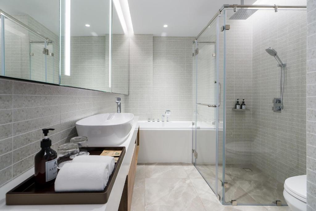 Bathroom 5 Star Aber Hotel and Residence Bathroom 5 Star Aber Hotel and Residence