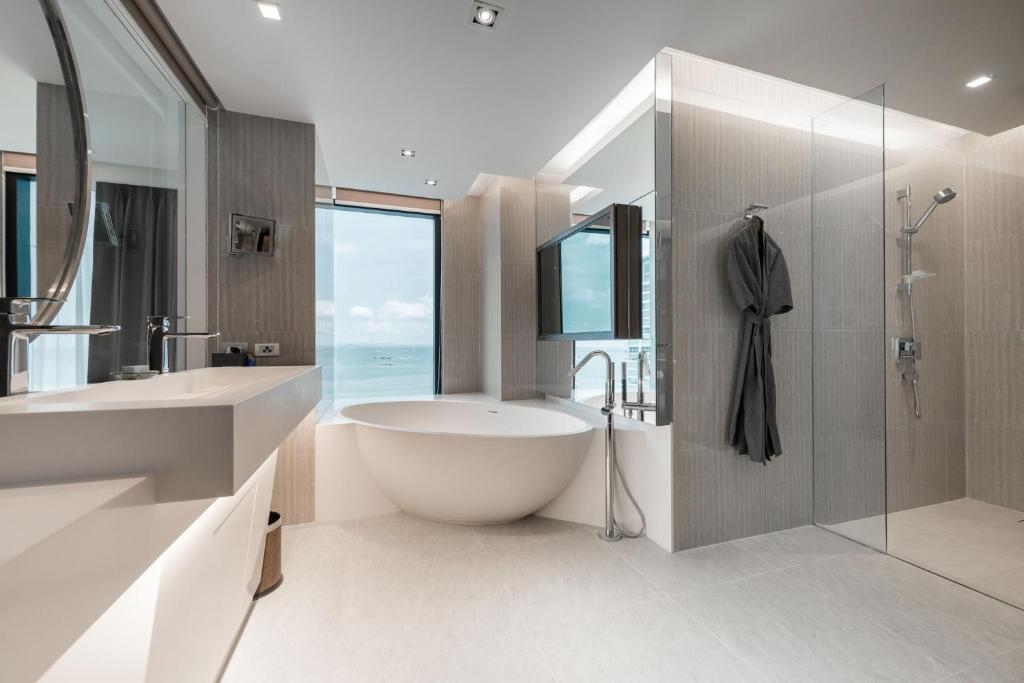Bathroom Mytt 5 Star Hotel Pattaya Bathroom Mytt 5 Star Hotel Pattaya