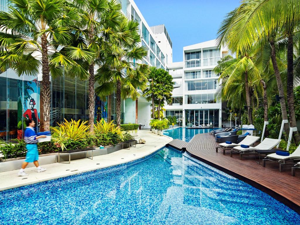 Beautiful Pool, Baraquda Hotel Pattaya, MGallery Beautiful Pool, Baraquda Hotel Pattaya, MGallery