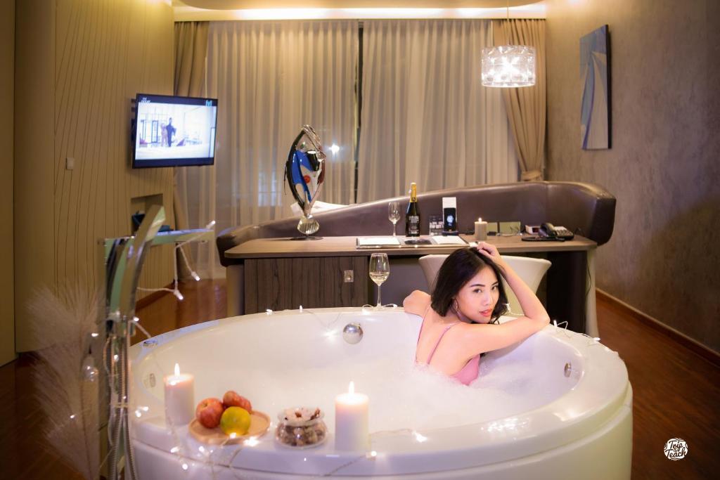 โรงแรมจากุซซี่ บาราคูด้า พัทยา เอ็มแกลเลอรี่ โรงแรมจากุซซี่ บาราคูด้า พัทยา เอ็มแกลเลอรี่