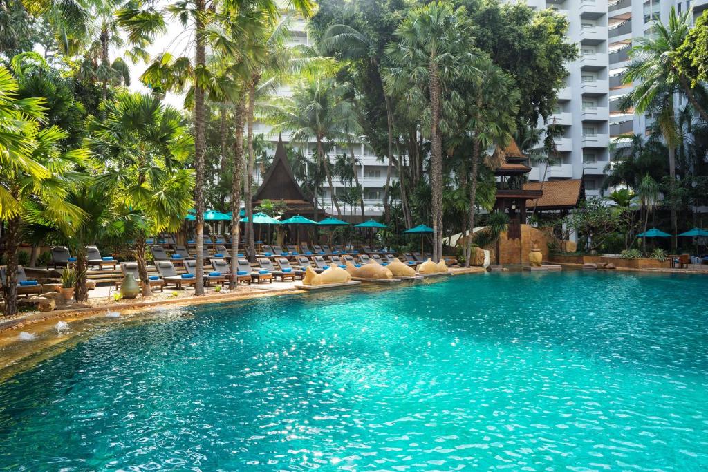 Outdoor swimming pool 5 Star Avani Pattaya Resort Outdoor swimming pool 5 Star Avani Pattaya Resort