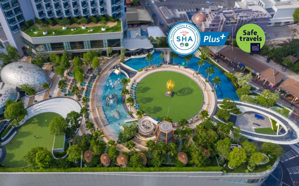 Outdoor swimming pool Grand Center Point Hotel Pattaya Five Star Outdoor swimming pool Grand Center Point Hotel Pattaya Five Star