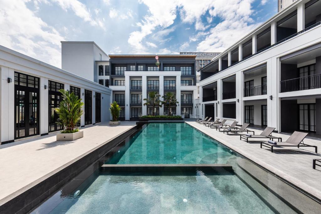 Outdoor swimming pool One Patio 5 Star Hotel Pattaya Outdoor swimming pool One Patio 5 Star Hotel Pattaya